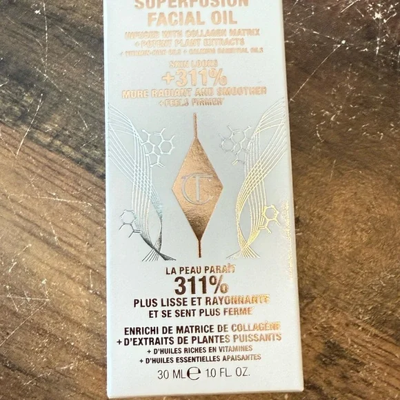 NWT charlotte tilbury Collagen Superfusion Facial Oil - Picture 4 of 4